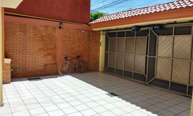 Edificio En Venta De 2 Departamentos En Estrellas del Sur
