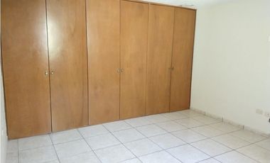 Edificio En Venta De 2 Departamentos En Estrellas del Sur