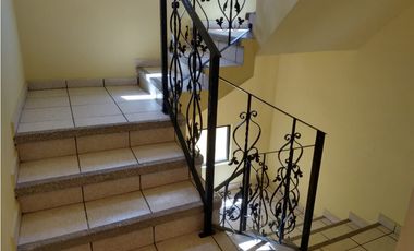 Edificio En Venta De 2 Departamentos En Estrellas del Sur