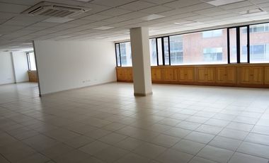 oficina en arriendo en chico norte. Cod A52064