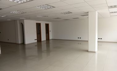 oficina en arriendo en chico norte. Cod A52064