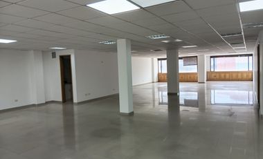 oficina en arriendo en chico norte. Cod A52064