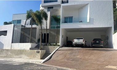 Casa en Venta en La Toscana, Monterrey, N. L.