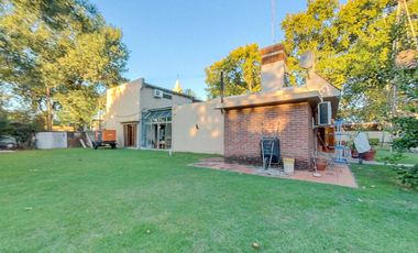 CASA EN VENTA - CENTRO DE FUNES - EXCELENTE UBICACION