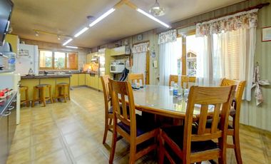 CASA EN VENTA - CENTRO DE FUNES - EXCELENTE UBICACION