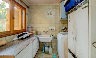 CASA EN VENTA - CENTRO DE FUNES - EXCELENTE UBICACION