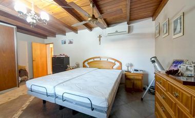 CASA EN VENTA - CENTRO DE FUNES - EXCELENTE UBICACION