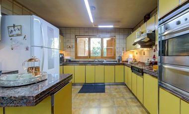 CASA EN VENTA - CENTRO DE FUNES - EXCELENTE UBICACION