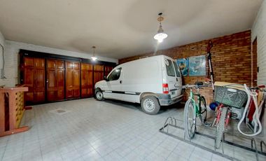 CASA EN VENTA - CENTRO DE FUNES - EXCELENTE UBICACION