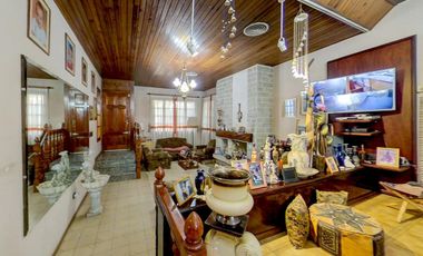 CASA EN VENTA - CENTRO DE FUNES - EXCELENTE UBICACION