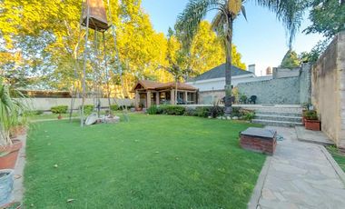 CASA EN VENTA - CENTRO DE FUNES - EXCELENTE UBICACION