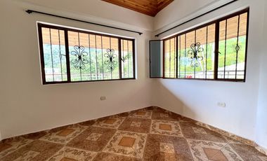 apartamento en arriendo en la vega, centro. Cod A9763483