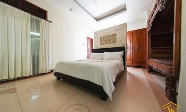 VILLA MEWAH DESAIN ETNIK MINIMALIS DI UBUD