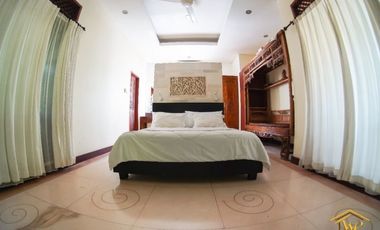 VILLA MEWAH DESAIN ETNIK MINIMALIS DI UBUD