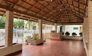 apartamento en arriendo/venta en altos de riomar. Cod A105205