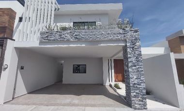 Casa en venta en Veracruz, Fracc. Lomas de la Rioja en la Riviera Veracruzana.
