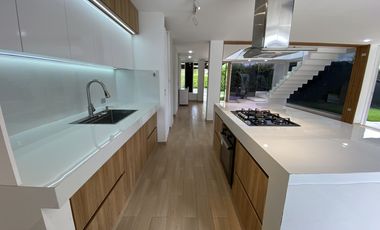 casa en venta en la morada. Cod V4829