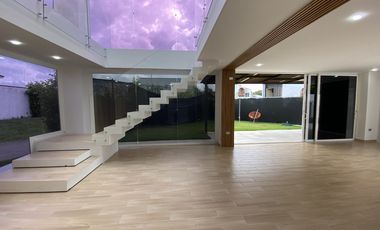 casa en venta en la morada. Cod V4829