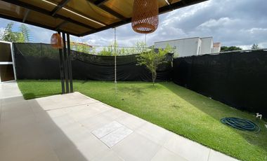 casa en venta en la morada. Cod V4829