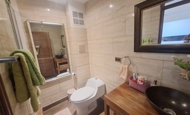 Casa en venta de 5 dorm. Colegio Mayflawer, Lo Barnechea