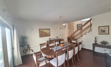 Casa en venta de 5 dorm. Colegio Mayflawer, Lo Barnechea