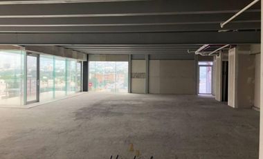 VENTA DE OFICINA SOBRE AV.HUMBERTO LOBO (TORRE CUBIK)