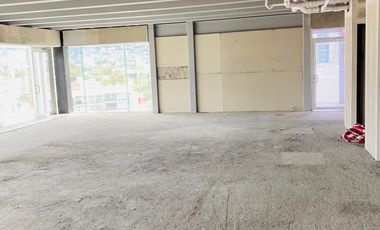 VENTA DE OFICINA SOBRE AV.HUMBERTO LOBO (TORRE CUBIK)