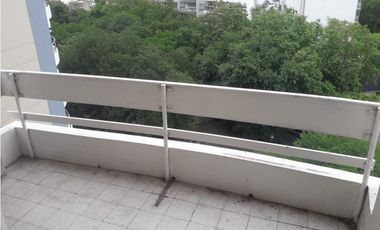 Exelente depto 3 amb con dep y balcon a la calle impecable