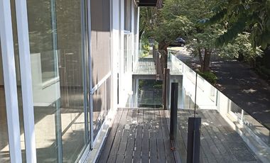 VENDO EN CUERNAVACA DEPARTAMENTO MUY AMPLIO, MAGNÍFICA UBICACIÓN, SEGURIDAD 24/7