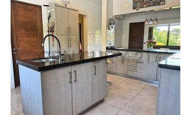 Oportunidad, Casa en Venta 5 dorm, Las Brisas de Chicureo