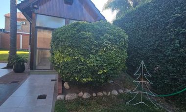 Chalet en venta en Villa Luzuriaga