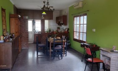 Casa para 2 Familias en venta en Quilmes Oeste