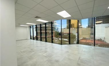 Se Alquila Oficina 140 mts centralísima en Obarrio $1,690,oo