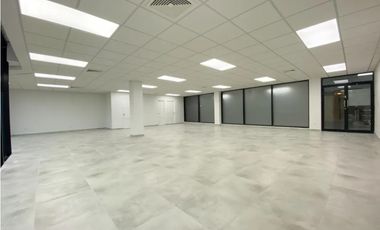 Se Alquila Oficina 140 mts centralísima en Obarrio $1,690,oo