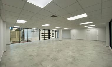 Se Alquila Oficina 140 mts centralísima en Obarrio $1,690,oo