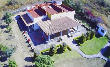 NUEVO PRECIO AL MERCADO!! RETORNO DE INVERSIÓN GARANTIZADO CON ESTA CASA CON TERRENO DE CASI 6,000 MTS EN TLAYACAPAN, MORELOS! IDEAL PARA SALON DE EVENTOS U HOTEL BOUTIQUE EN PUEBLO MAGICO!