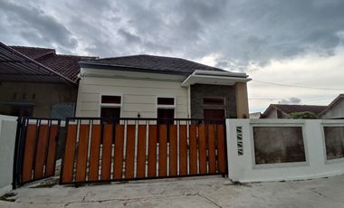 JUAL RUMAH SIAP HUNI HARGA NEGO MURAH DI SOLODIRAN