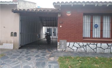 Chalet 3 ambientes/ Villa Primera