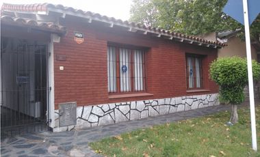 Chalet 3 ambientes/ Villa Primera