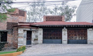 Residencia Estilo Mexicano a la Venta en Lomas Hipódromo.