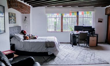 Residencia Estilo Mexicano a la Venta en Lomas Hipódromo.