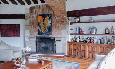 Residencia Estilo Mexicano a la Venta en Lomas Hipódromo.