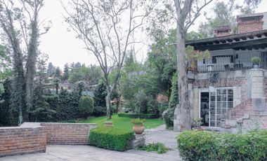 Residencia Estilo Mexicano a la Venta en Lomas Hipódromo.