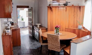 Residencia Estilo Mexicano a la Venta en Lomas Hipódromo.