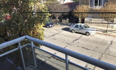 En Venta, PH Al Frente de 3 Amb con Balcon en San José
