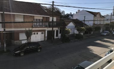 En Venta, PH Al Frente de 3 Amb con Balcon en San José