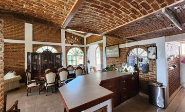 VENTA CASA DE CAMPO EN LOS ROBLES