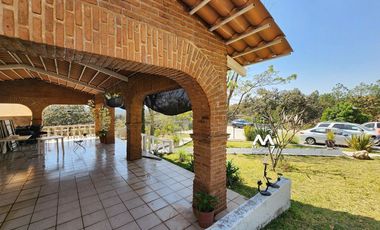 VENTA CASA DE CAMPO EN LOS ROBLES
