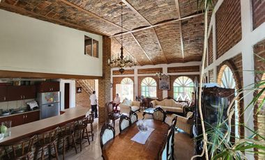 VENTA CASA DE CAMPO EN LOS ROBLES