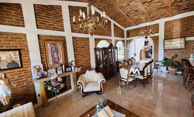 VENTA CASA DE CAMPO EN LOS ROBLES